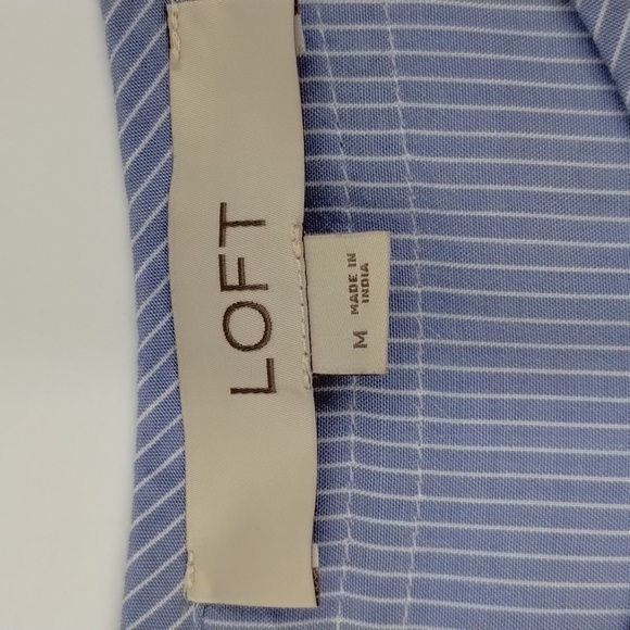 LOFT Blue/White Pin Striped Blouse Size Medium White Floral Applique on Sleeve - Picture 9 of 9